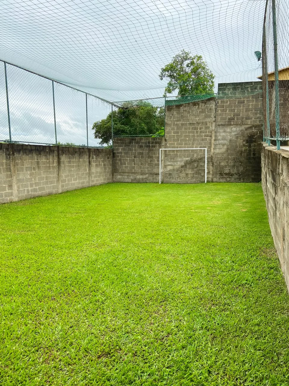 Campo gramado do Refúgio Andrade